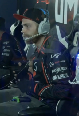 OpTicUpdate's tweet photo. .@eLevateKiLLa It's in the gloves. http://t.co/8ediDIzxZP
