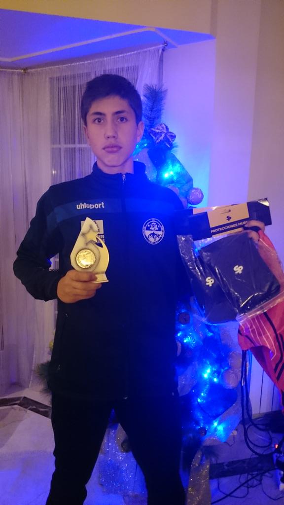 oscardelafaya's tweet photo. Mejor portero del torneo Alcorcon , gracias al regalazo de @SoloporteroSala http://t.co/W7VZ5nO4IG