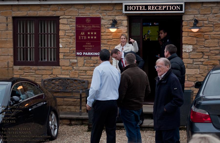 pistolpj29's tweet photo. Man Utd stayed at the Hollies Hotel in Bower Hinton, Martock #FACup #Hollieshotel #Martock #ManUtd #manutdvsyeovil http://t.co/g6TiRhmqwW