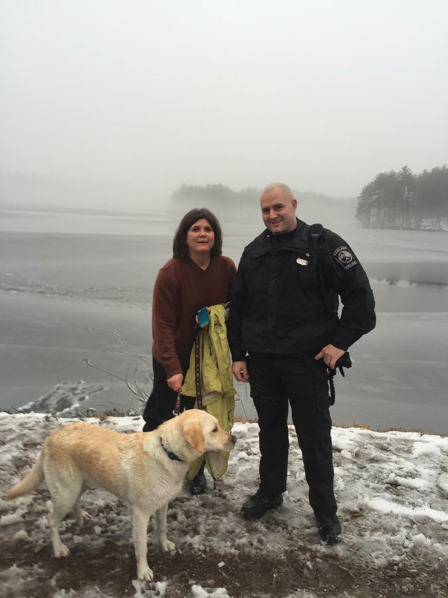 AshlandPolice's tweet photo. Great work by the eve shift in rescuing a dog that had fallen through the ice at the Ashland SP! http://t.co/gRdBELQ9Uw