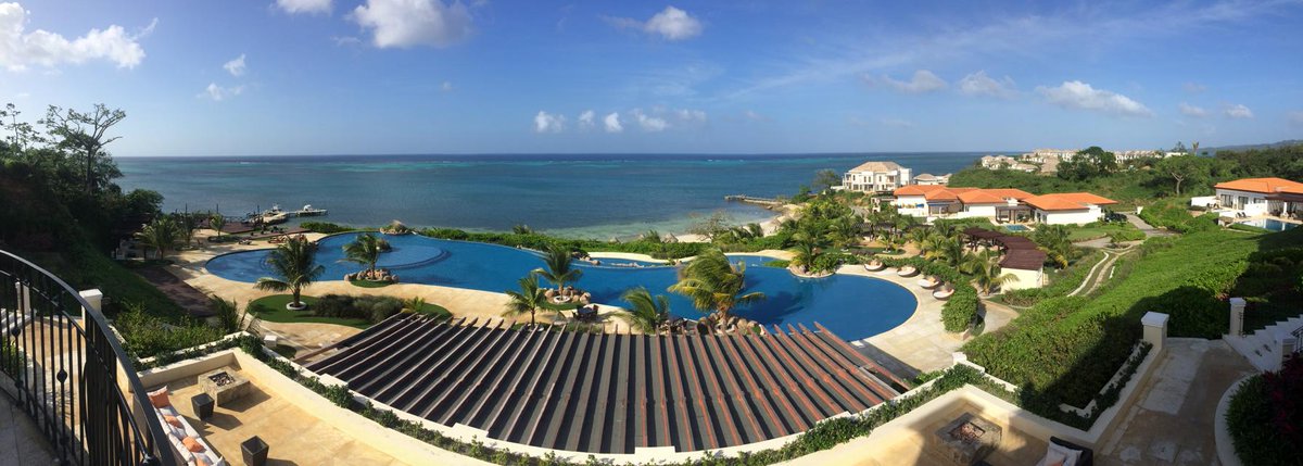 And this is how the #FirstSundayof2015 looks like in <a href="/PristineBay/">Pristine Bay Resort</a> #roatan #carribeanliving #golf #resort