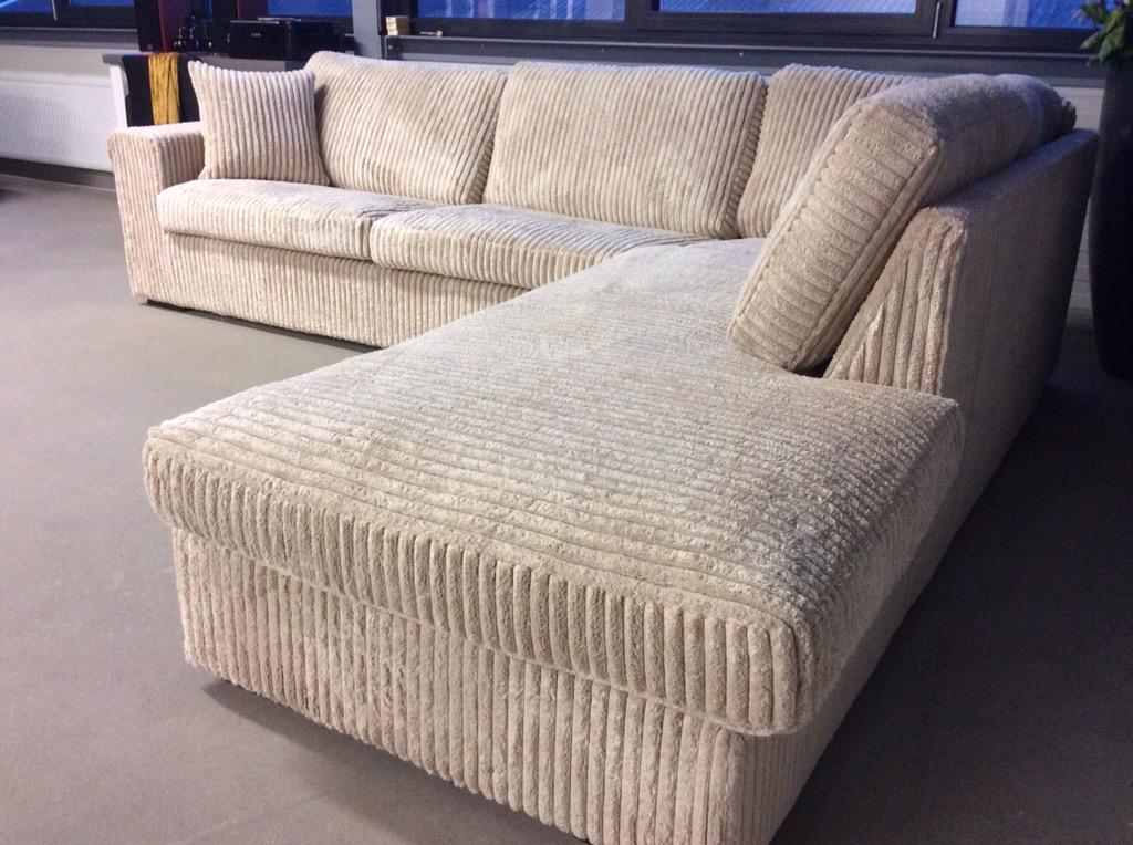 top10sofas's tweet image. 