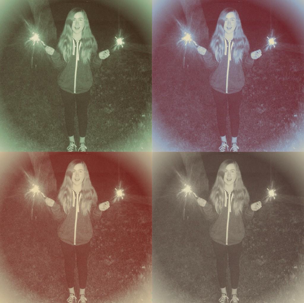 LovePeaceSing's tweet image. 💥Sparklers should be all year, right?💥