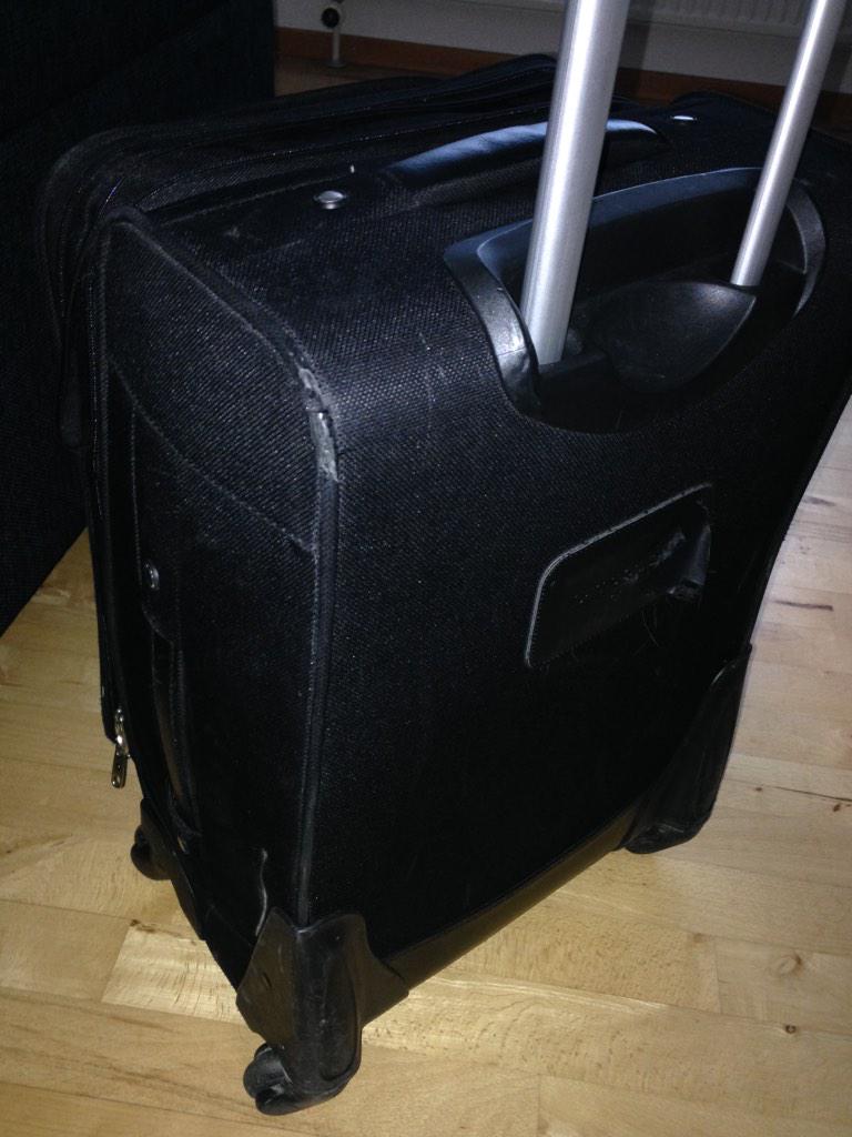 Nesqu1k's tweet photo. @MySamsonite just finished my euro trip with my Samsonite roller of over 4 years! I would love a rebuild kit! Thanks! http://t.co/DTKr3Z0oOK