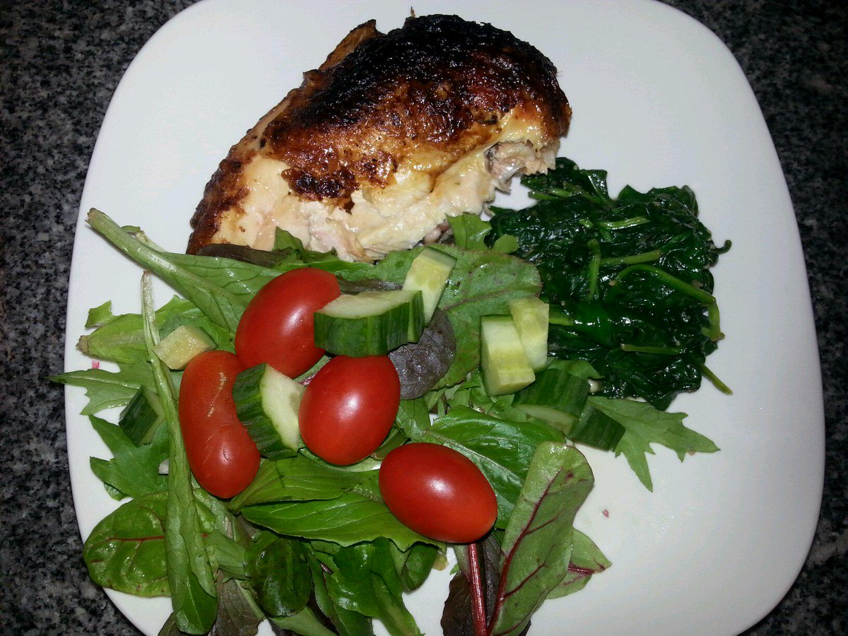 ChefWill313's tweet photo. Clean heart smart * Baked chicken sauteed spinach, garden salad http://t.co/HW59vFZLrP