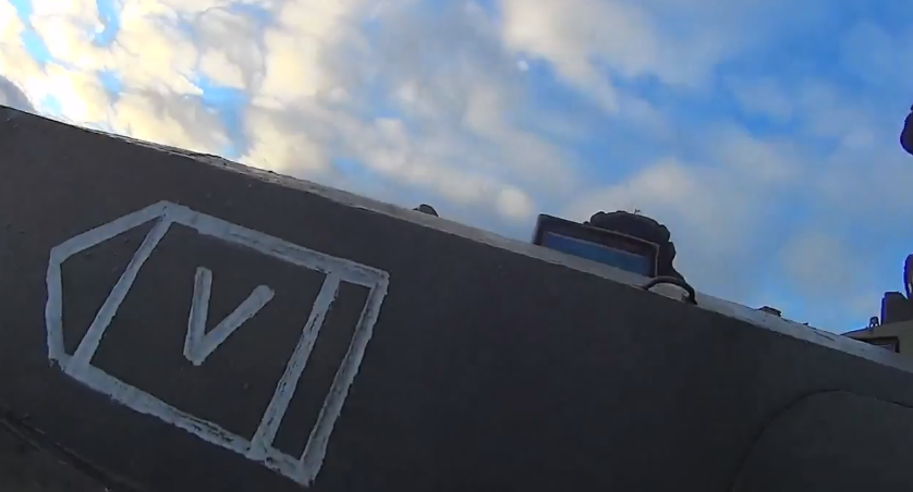 JulianRoepcke's tweet photo. Another video of the same #BMP_2 in action.
https://t.co/iNtKldOWn6
#Russian_Army marking clearly visible.
#Ukraine http://t.co/nplBTTKdsL