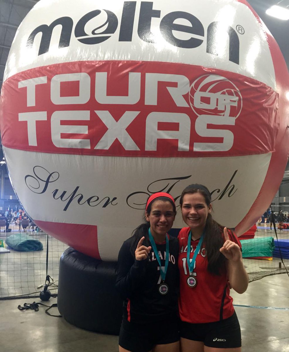 gonz_marissa's tweet image. Tour of TX 18's we outchyea #6-0 #1stplace #handsofgold #shesmyhero @amandaaa_5