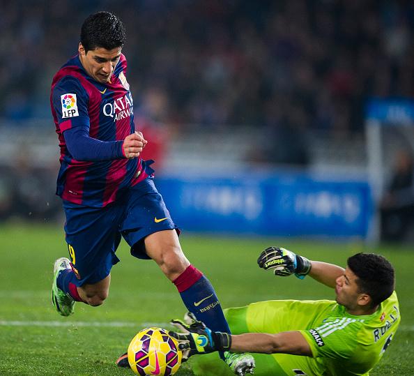 Luis Suarez Against Sociedad Goal Keeper - FlyBarca