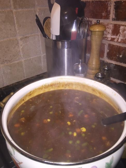 BaineBrooks's tweet photo. I love cooking beef stew for my girls. http://t.co/mazPF6KFHQ