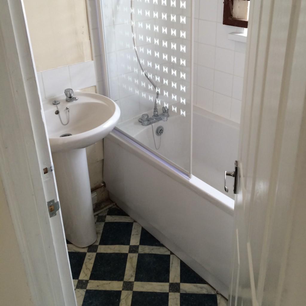 EPropImprove's tweet image. A flat above a shop that we completed light refurbishment.