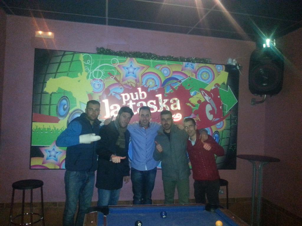 TaskaJuanito's tweet photo. Tengo unos amigos je valen millones los inconfundibles http://t.co/1RpaJkN3V6