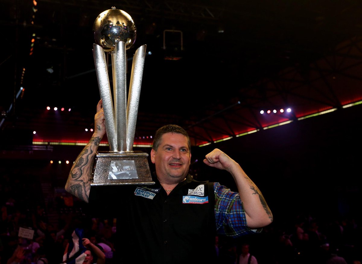 The new king of the palace... #WorldDarts #GaryAnderson