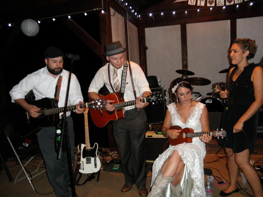 KCColi's tweet photo. Wedding day jammin' .... This was the BEST day!!! http://t.co/nYvp6ex2Bx