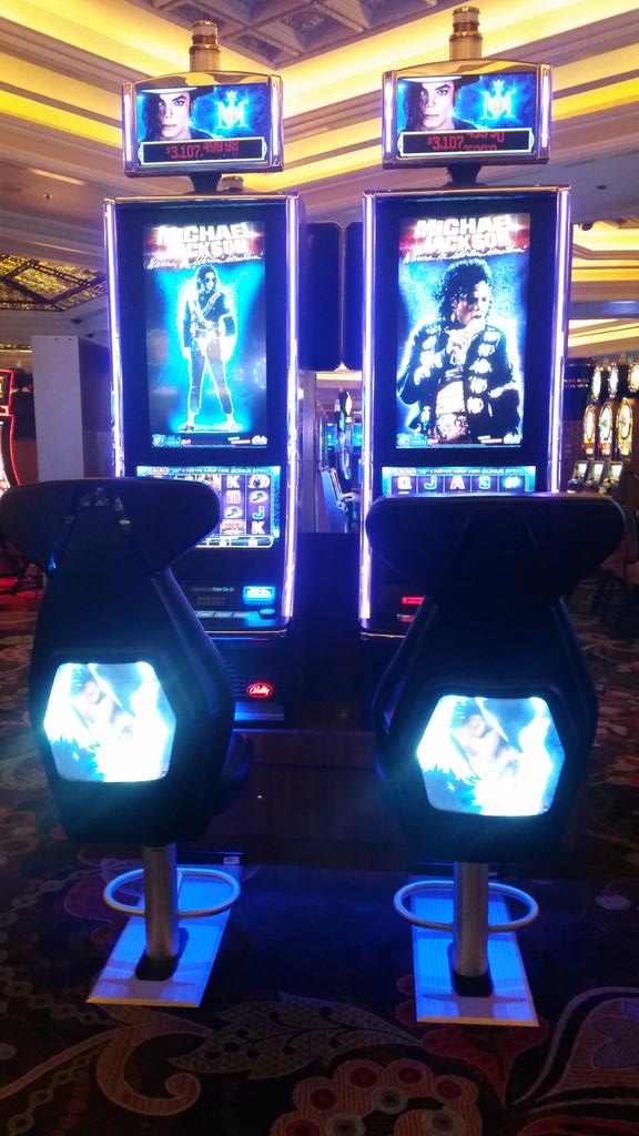 hayley_lai's tweet photo. Thought of you @NatalyaT @JennyChan_VP WE LOVE MICHAEL JACKSON 😍 http://t.co/QmJTk6PlkO