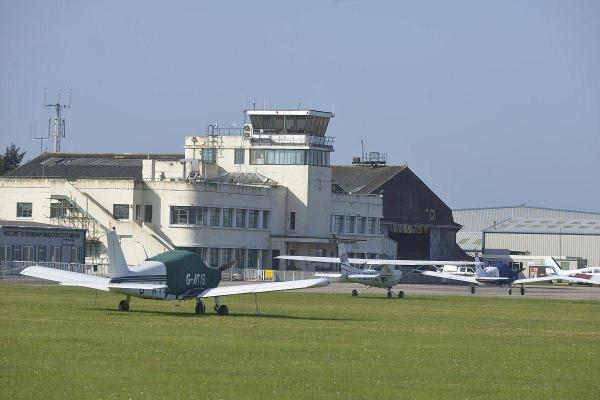brightonargus's tweet photo. Decision on 35,000 capacity music festival for #Shoreham Airport in June set to be made - http://t.co/7QhoujHPjf http://t.co/CSLBQeUz2J