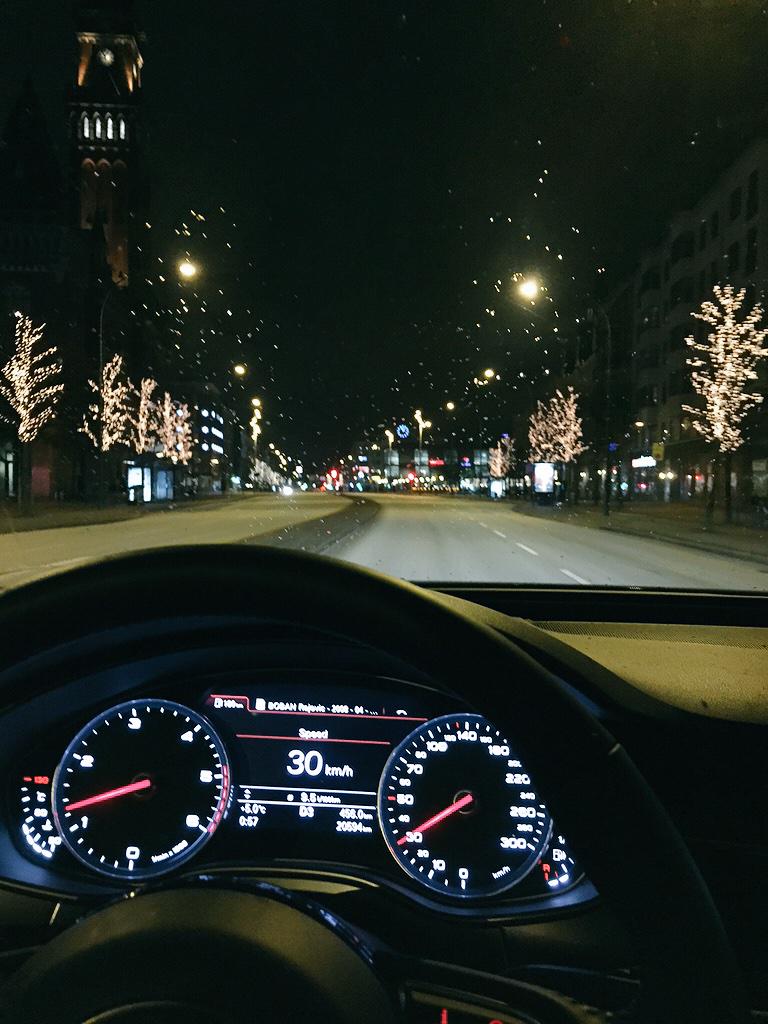 MatoCosic's tweet photo. The city that never sleeps 💯 http://t.co/yYZrpFwwa9