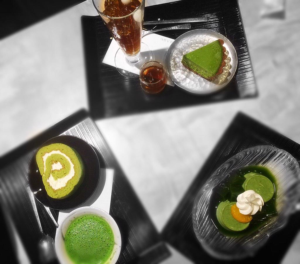 0430_aaa's tweet photo. お母さんの実家の奈良から帰る途中で気になってたお茶屋さんでカフェしてきました🍵💕

お姉ちゃんがもうすぐ誕生日だったから抹茶のケーキもお持ち帰り♡ 本当に美味しかったなぁ😊絶対またいく🍴

#伊藤久右衛門 #抹茶 http://t.co/x32UhOtYPx