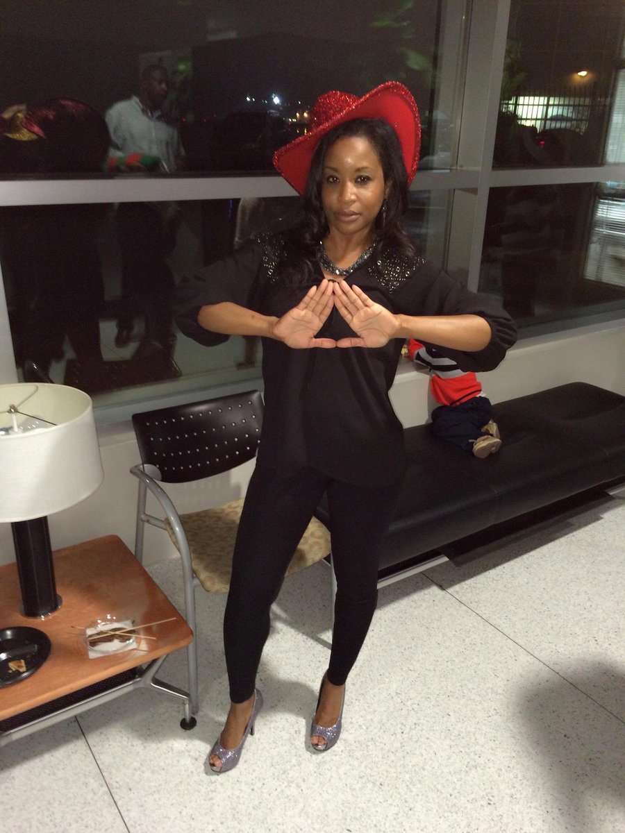 ItsTracyRoss's tweet image. Love my Delta Sigma Theta #Fall99 #AlphaLambda #15Years #TRoss #HeatIndex #TLR