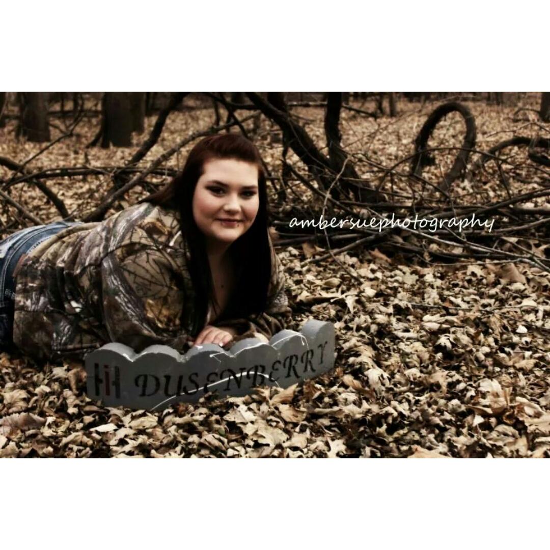 dusenberry389's tweet photo. Senior pictures💙💙 http://t.co/RyaiCWf1Bk