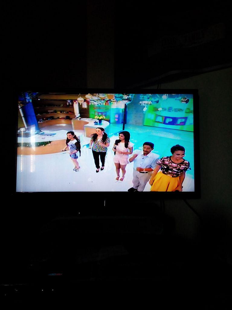 JanElmoNatics's tweet photo. #BEDH watching now @janinegutierrez http://t.co/z5oBGuY9Dc