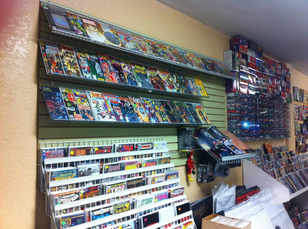 NJCB2000's tweet photo. Added a new comic display. Just got in 2 pristine Vol. 2 ser. of Wolverine! Plus the 1st &amp; 2nd app of Apocalypse!! http://t.co/ULTEVKszrO