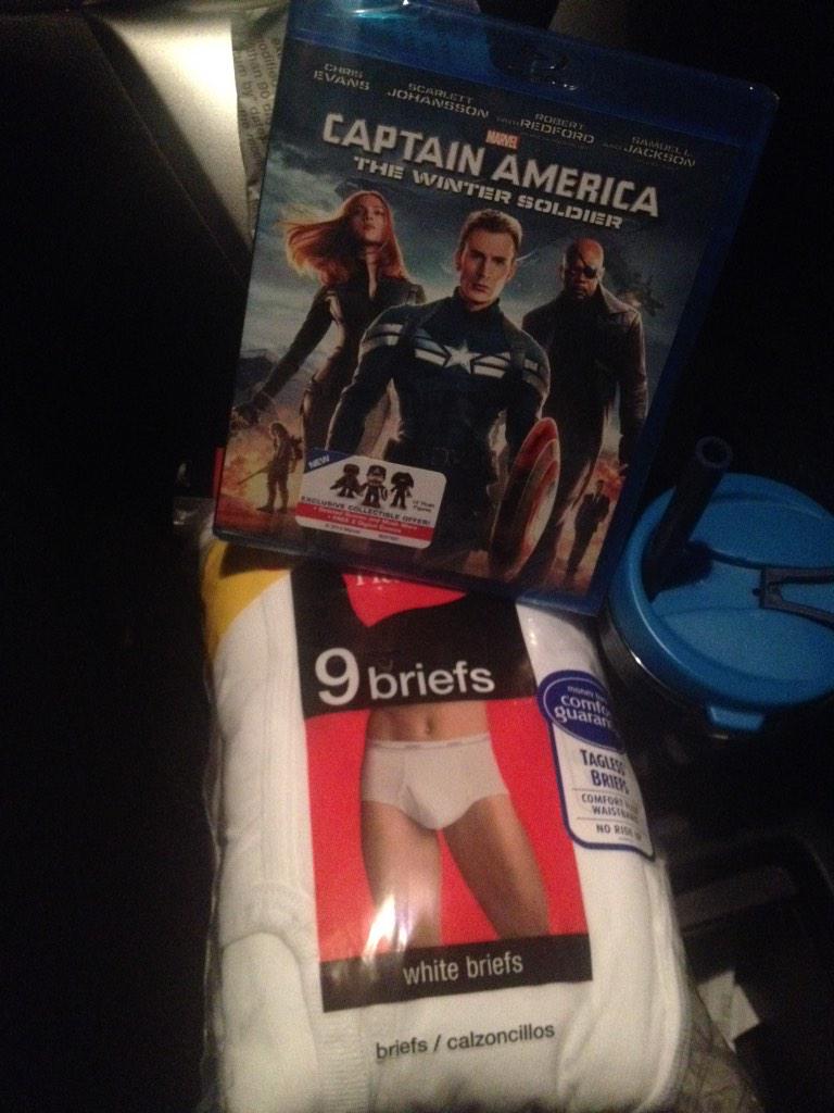 nerdy_mom81's tweet image. My brother asked me to go to Target with him...@NinTadeo "New Year New Undies"
#babybro #randompurchase