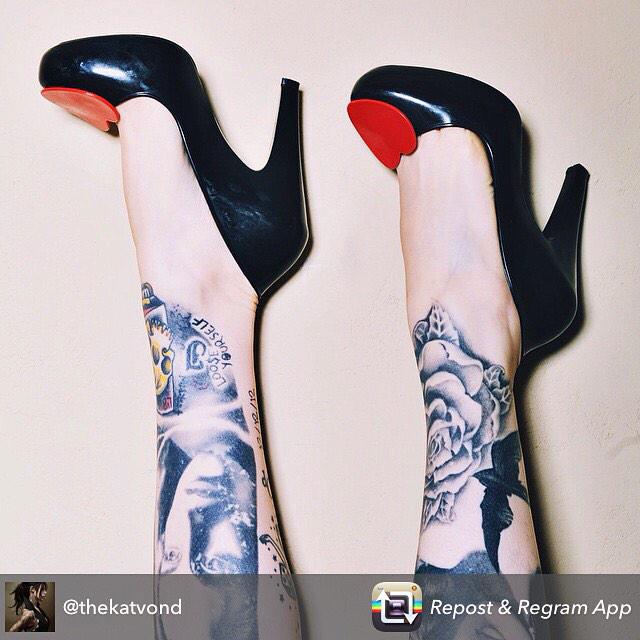 SavvyJacqueline's tweet photo. Kat Von D wearing one of my favorite pairs of shoes, ❤️Mel ❤️ pumps. I love these pumps. ❤️ @thekatvond #MelShoes http://t.co/fbrqSWHZOA