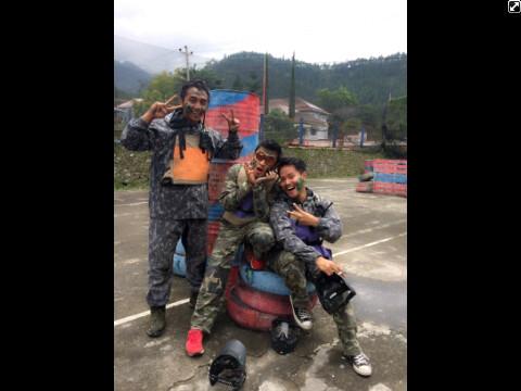 wawagh_'s tweet photo. geng oreo w/ @hendy_bhetetz @hugozawow http://t.co/hzWRREw8KP
