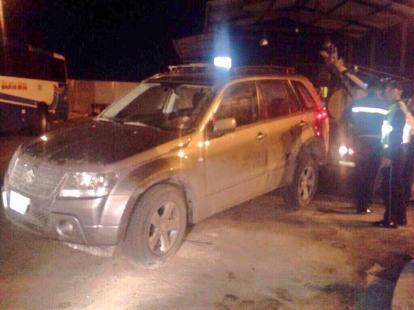 ecuavisa's tweet photo. Justicia ordena la detención de la pareja de Sharon "La Hechicera" ▶ http://t.co/MsuYQ2FMjW http://t.co/dvvVx8EZV2