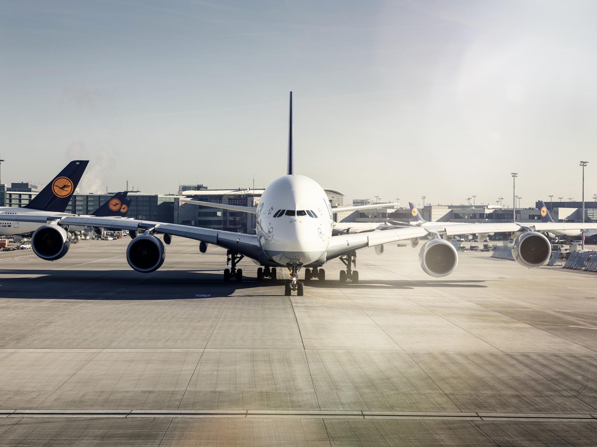 Lufthansa Mientras Esto Efectos en cadena: menos rutas y mayor presión financiera