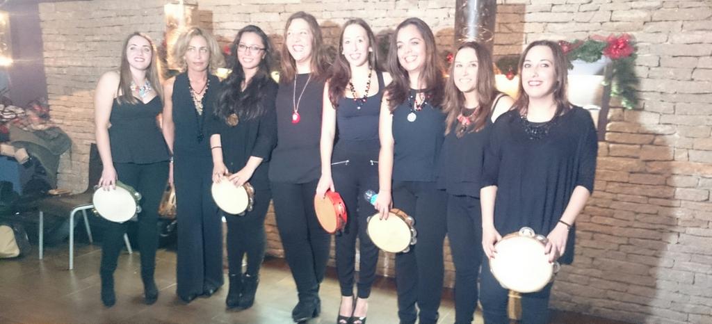 acmalante's tweet photo. Estupendísimas estuveron as nosas #Feiticeiras o pasado venres no @pubjoframalpica .
#gracias a tod@s por asistir! :) http://t.co/3WM4x78Dmz