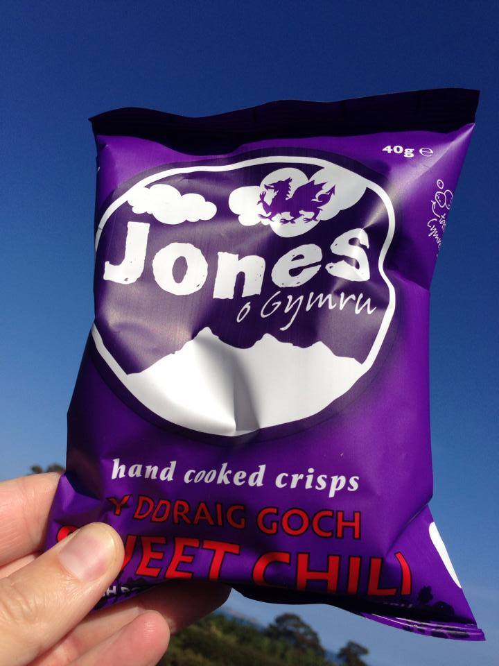 CornerTableDiff's tweet image. Ein trydar #cymraeg cyntaf hefo cyfweliad @JonesoGymru bit.ly/1xJq06x @Halen_Mon @TweetsCymraeg