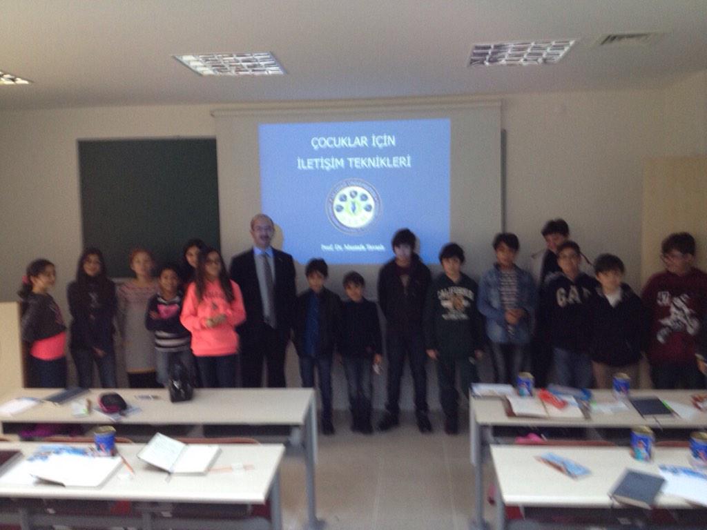 educakid's tweet photo. #bursa #uludaguniversitesi #CocuklaricinMBA programı ilk ders Prof.Dr.Mustafa Tavaslı ile başladı.
#educakid http://t.co/hNFraZlPQa