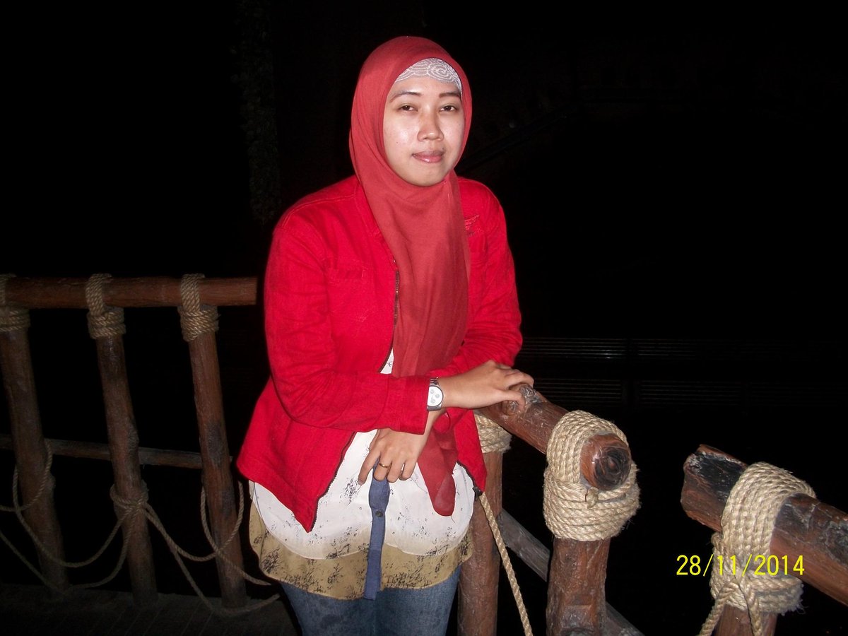 lia62241863's tweet photo. basah - basahan ,,, tapi seru ,,, http://t.co/CCfDh1a4dB