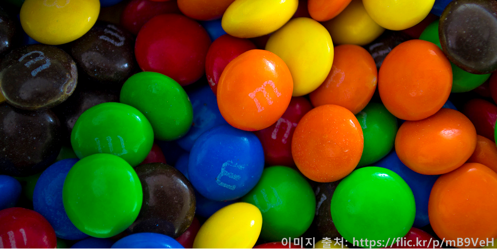 gmarketstory's tweet photo. [이벤트] 팔로우+RT+#다이어트는_깔끔하게_구정부터☞ 총 5분께 개미지옥 초콜렛의 본좌 m&amp;m’s를 5통씩 드려요! (밀크맛3+피넛맛2)
응모 1/5ㅣ발표 1/6
특가 http://t.co/I23NXkpfl1 http://t.co/rdlu6kUx25