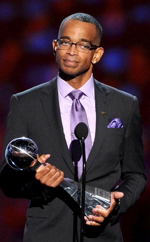 enews's tweet photo. ICYMI, RIP Stuart Scott: The ESPN anchor has died at age 49 after battling cancer. http://t.co/2ZpEygL9x1 http://t.co/jUPslGiLHM