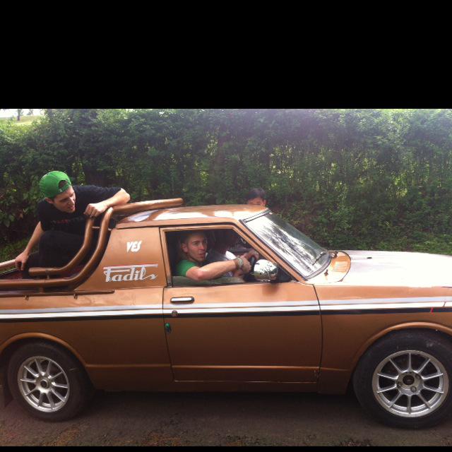 “<a href="/PeaceGenID/">Peace Generation</a>: <a href="/AMLband/">Air Marshal Landing</a> sedang syuting videoklip 🎉✌️ #PeaceTival ” ... LOW-RI-DER!