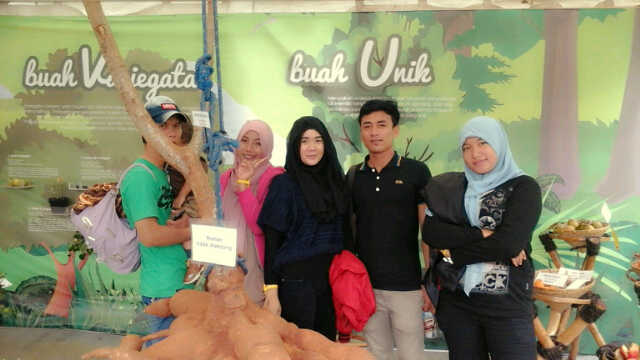 aDe_dY's tweet photo. Jalan-jalan ala bocah-bocah @MuhaMMad_ierfAN http://t.co/NS3oaMI8XW