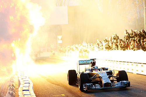f1zone's tweet photo. Mercedes and McLaren to change colours in 2015: http://t.co/yzj79MDltv #F1 @MercedesAMGF1 @McLarenF1 http://t.co/4xK8J2esbi