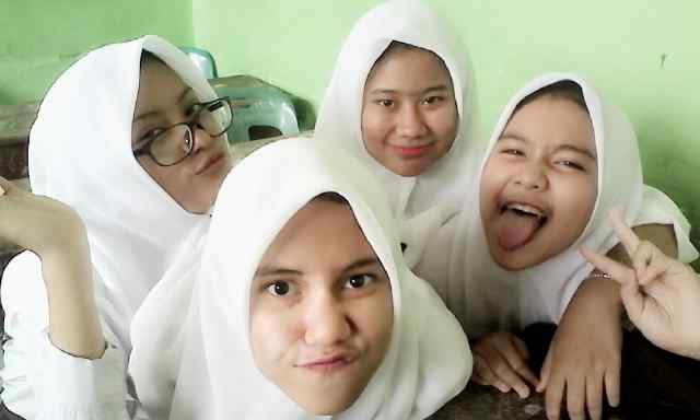 Syifasalsaa01's tweet photo. Sygklennjng!♥♥:* http://t.co/0NHPngX5uM