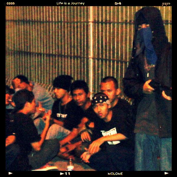 Di bulan january ini kami sudah 4tahun bersama WRBJ <a href="/LOPATCOS_/">The Real Lopatcos.!!</a> <a href="/lopatcos/">Red bandana</a> <a href="/TROOPSTONE/">TROOPS.TONE OFFICIAL</a> <a href="/SlamHarder2/">FUXX SLAMHARDER</a> ( foto 2011 )