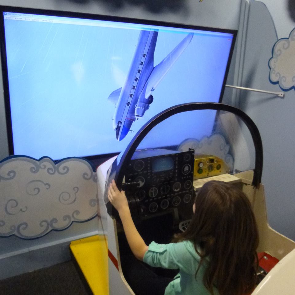 RealDarkHumor's tweet photo. Malaysia Airline Pilot Training. http://t.co/mLXKqUB78g