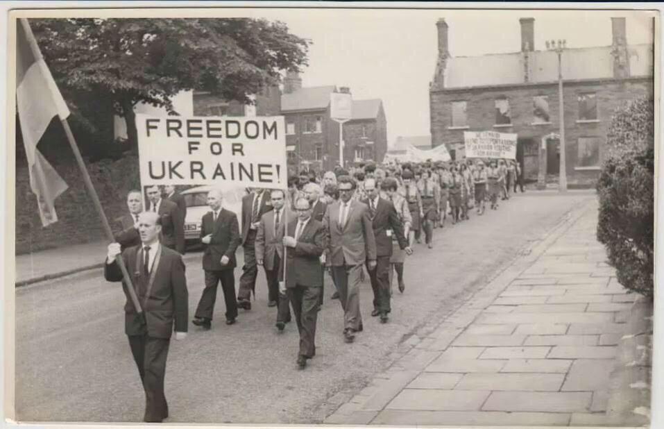 MarjanaIus's tweet photo. MT “@EuromaidanPress: MT @HetmanAndrij: 1972 in Bradford/England #FreeSavchenko” http://t.co/YEm7B76FgY http://t.co/mjExyfk9IS