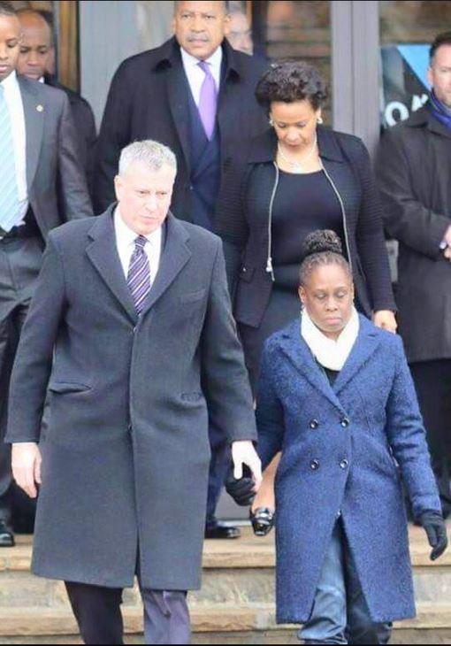 Chirlane McCray (de Blasio wife) wears jeans to Liu's funeral