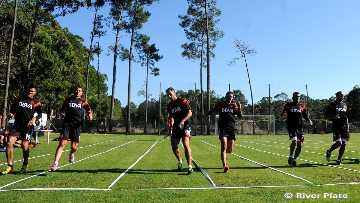 RiverPlate's tweet photo. #PretemporadaRiver Día 2: test de resistencia http://t.co/sonqYcZbnr http://t.co/Zf0L0EKaNi
