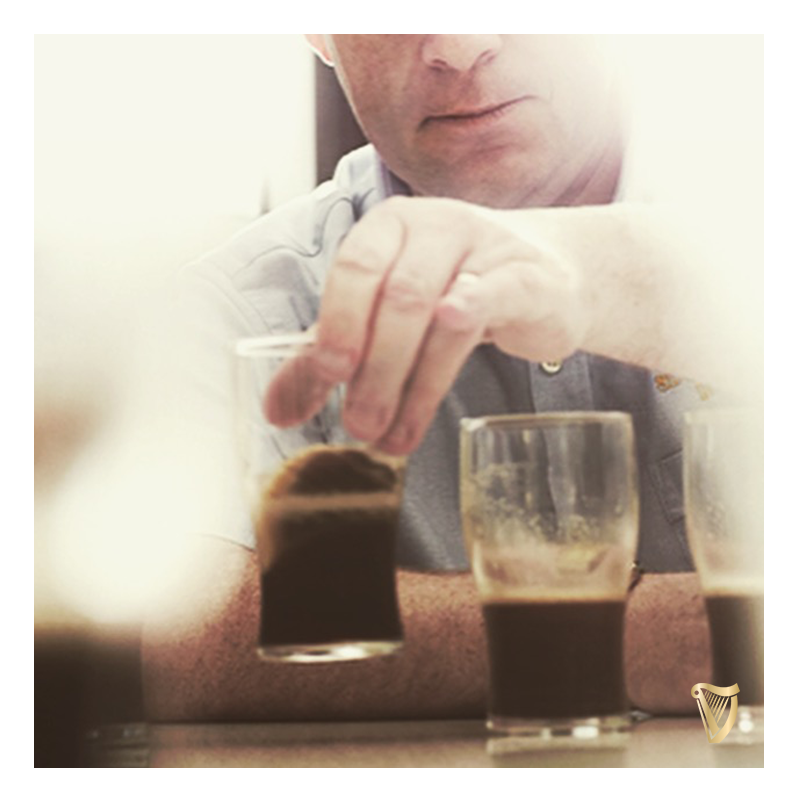 Guinness_Global's tweet photo. The Guinness Porter Panel ensure our Porters taste the best they can. Maybe the best job in the world #BeerofMore http://t.co/H13bHHqcgJ