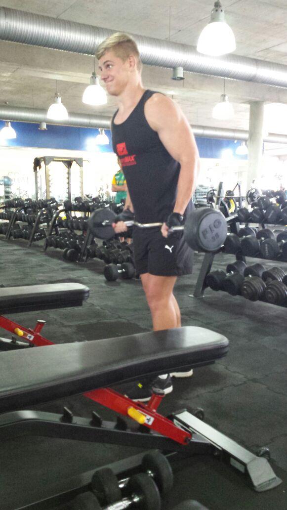 DuPreez13's tweet photo. Lekker terug in die gym met my @SportsMaxSA produkte sien uit na hierdie jaar maar eers my knieg reg kry!! http://t.co/MLbwxpAnqk