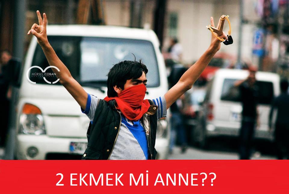 06melihgokcek's tweet photo. CHP'LİLER ELLERİNE EKMEK ALIP GÜVENPARK'A GİDECEKMİŞ.DÜRÜST OLUN.EVET ÜZÜLDÜK AMA BERKİN EKMEK ALMAĞA GİDERKEN ÖLMEDİ http://t.co/E9D6x1pyiy