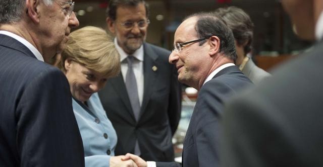 el_pais's tweet photo. Hollande recuerda que los griegos son libres para decidir http://t.co/bKtFUF9ITV El presidente se desmarca de Merkel http://t.co/GO98dYxTth