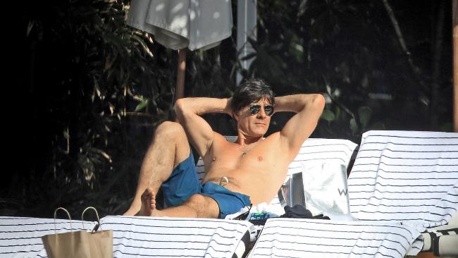 B6lon_cCMAA9Viu.jpg:large